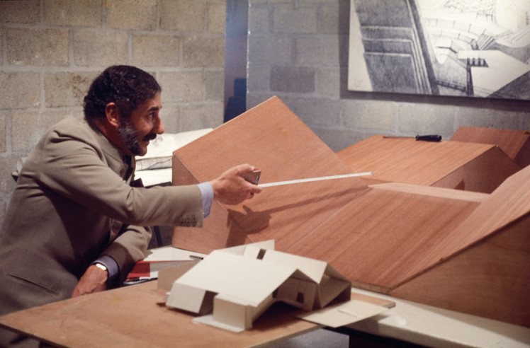 Claude Parent, un visionnaire à l'épreuve du temps. Entretien avec Audrey Jeanroy - Architecture de Collection