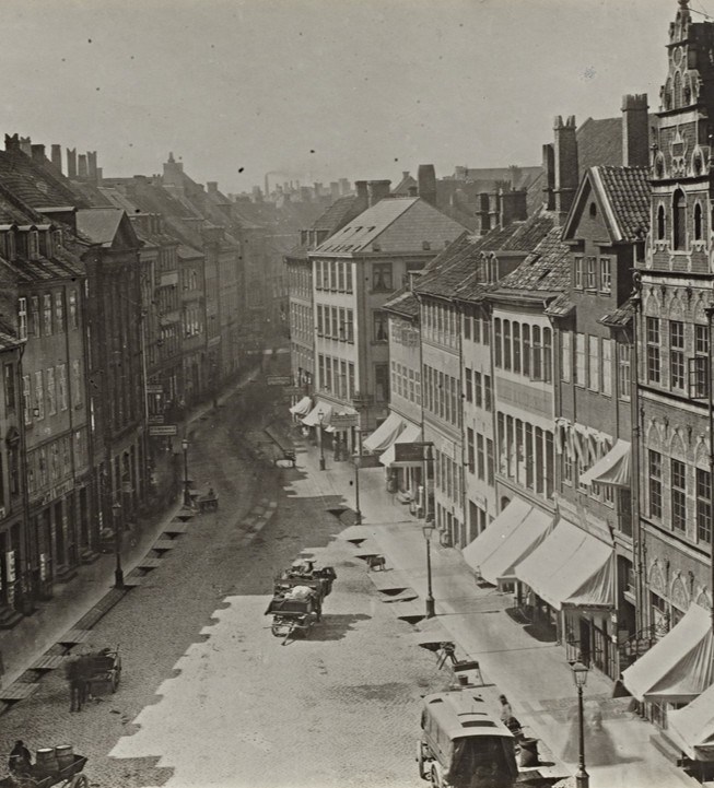 Historic Copenhagen street scene near Louis Poulsen’s early workshop, © 2025 Louis Poulsen.